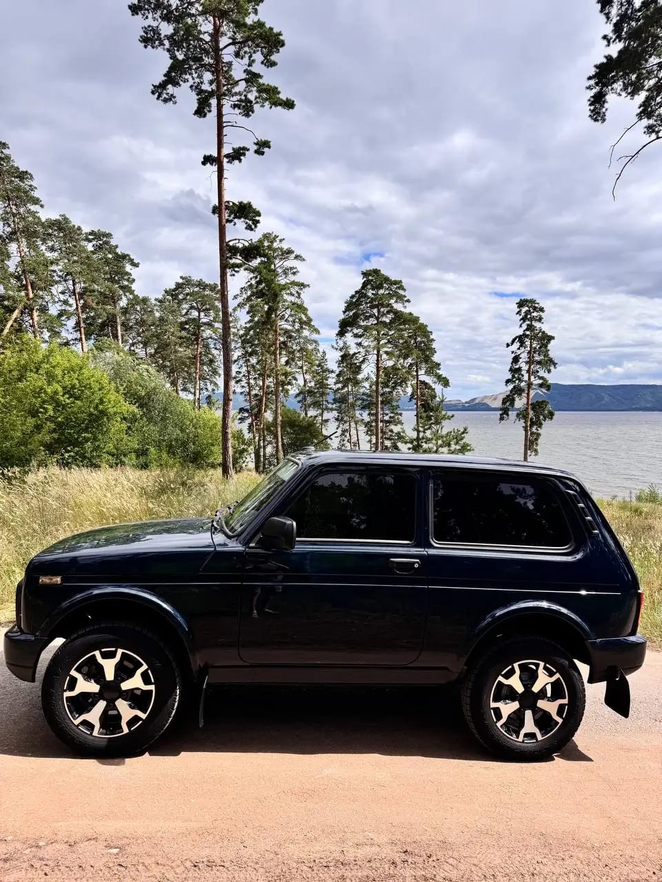 Lada Niva Legend 2024 года, вид сбоку