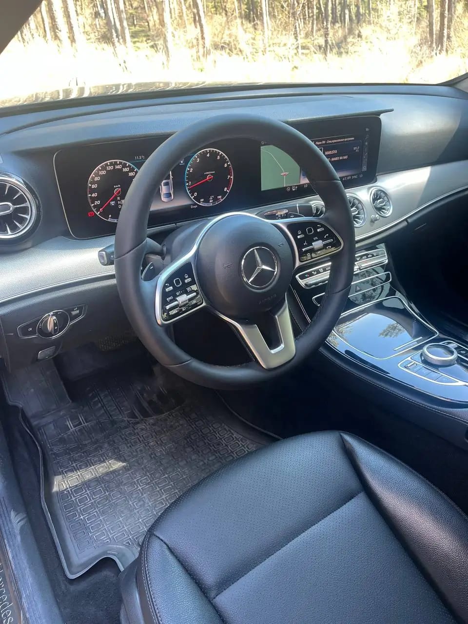 Салон Mercedes-Benz E-Class 2019 года