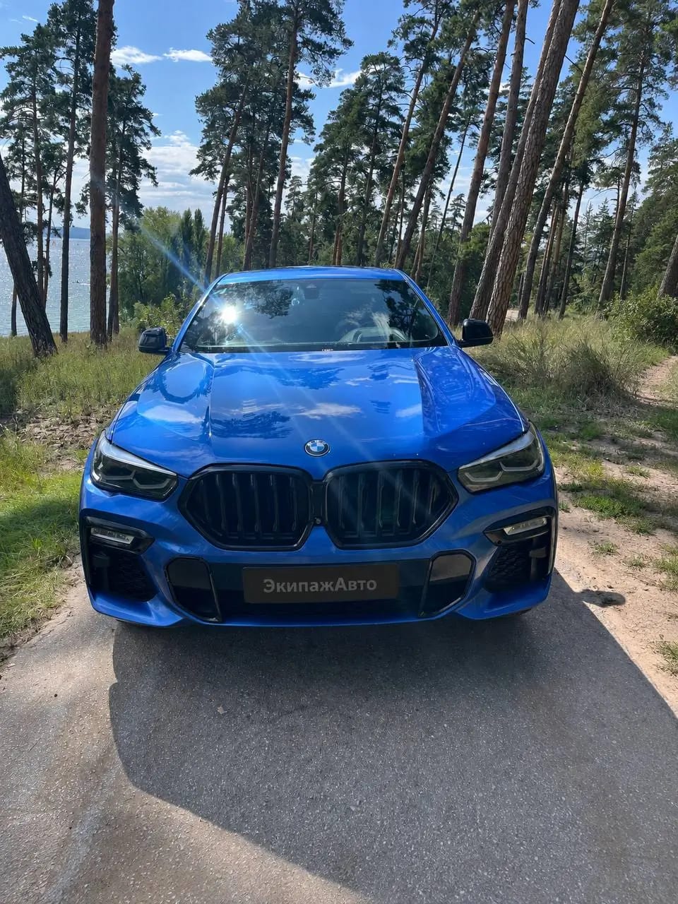 BMW X6M 2021 года, вид спереди