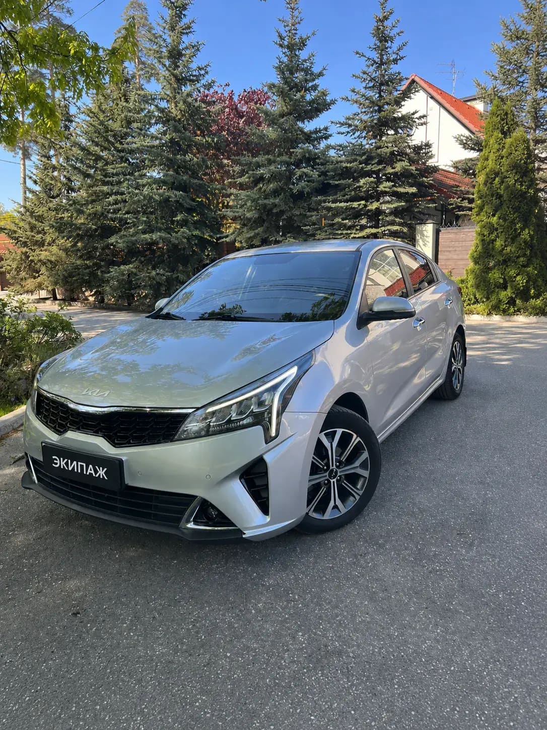 Kia Rio 2023 года для аренды в ЭкипажАвто